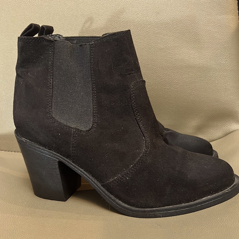 Suede H&M booties, worn once, Sz 5.5